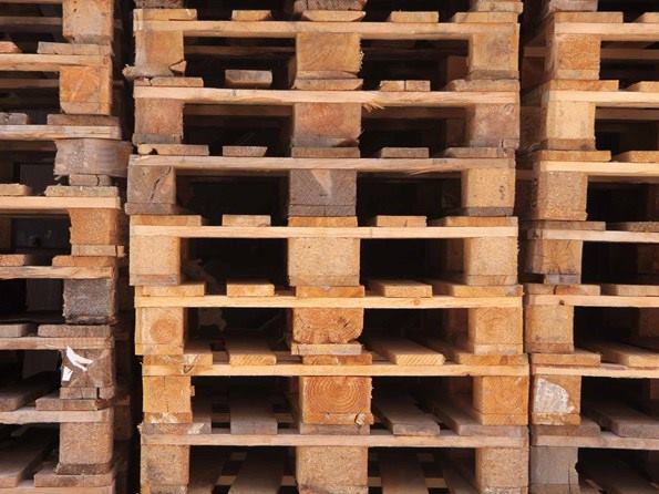 madera_estibas_pallets_apilados_almacen PALETSPAR